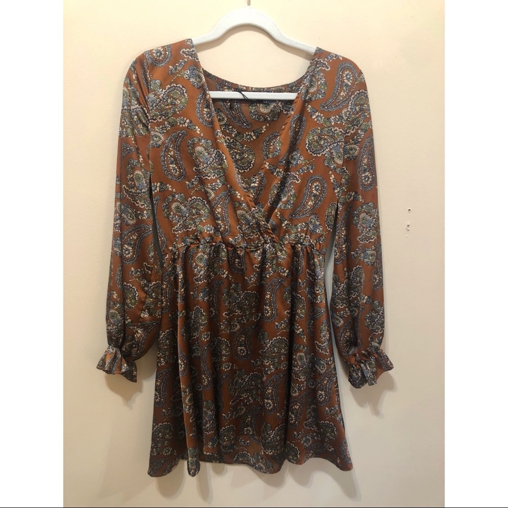 Brown paisley puff sleeve dress